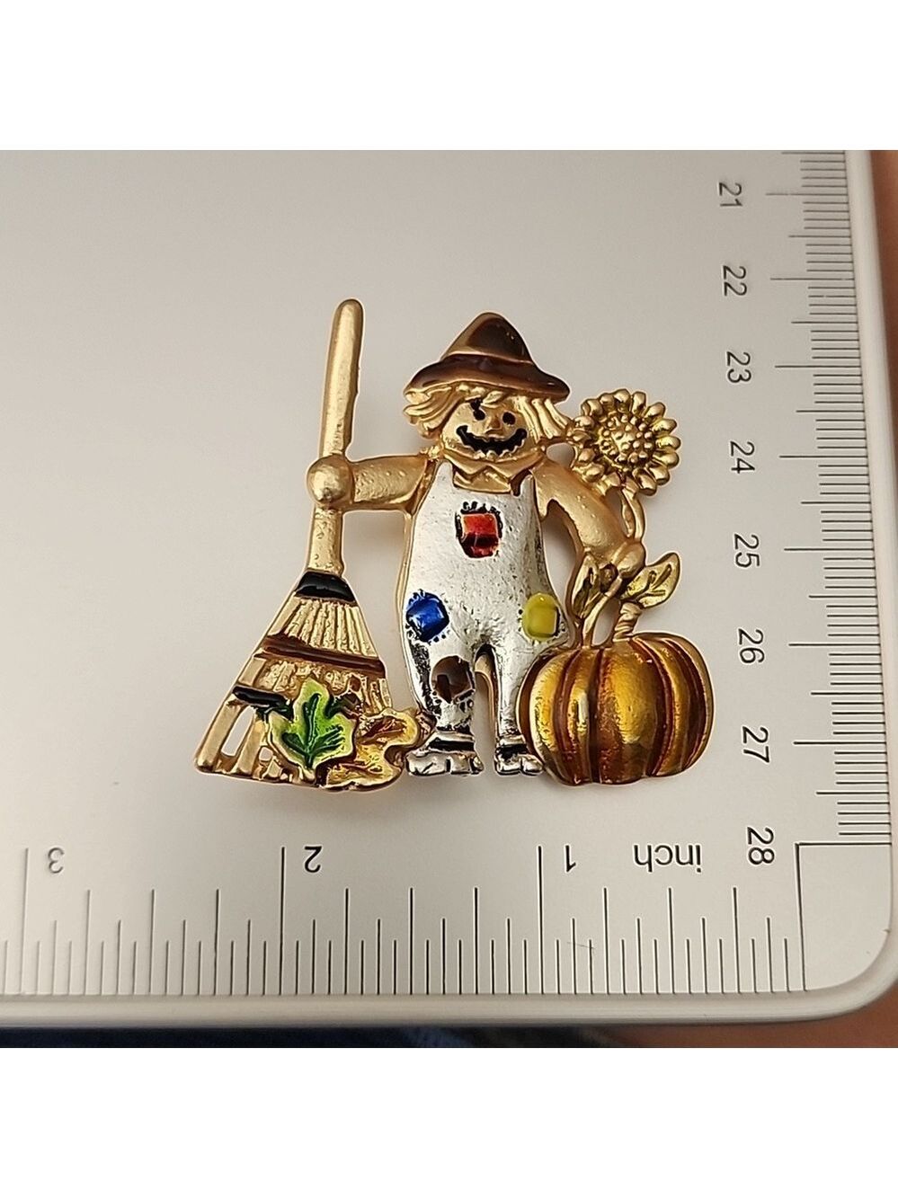 Pumpkin Scarecrow  Brooch Pin Fall Harvest Brooch - Picture 3 of 4